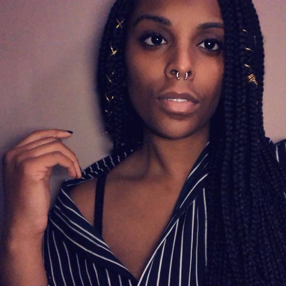 Poshmark profile picture for @tati